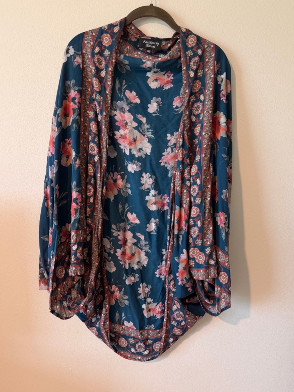 Feathers by Talani Floral Open Front Kimono Shrug